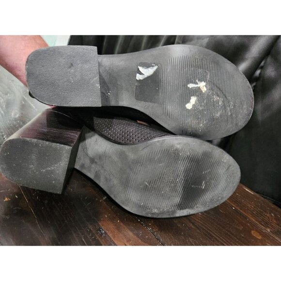 EUC Steve Madden Tala Perforated Black Suede Ankle Boots/Sz. 8.5 - Picture 7 of 10